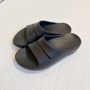 Oofos Ooah Slide Sandals Recovery Sandals Size 8 Size EU 39 Black Comfort Foam